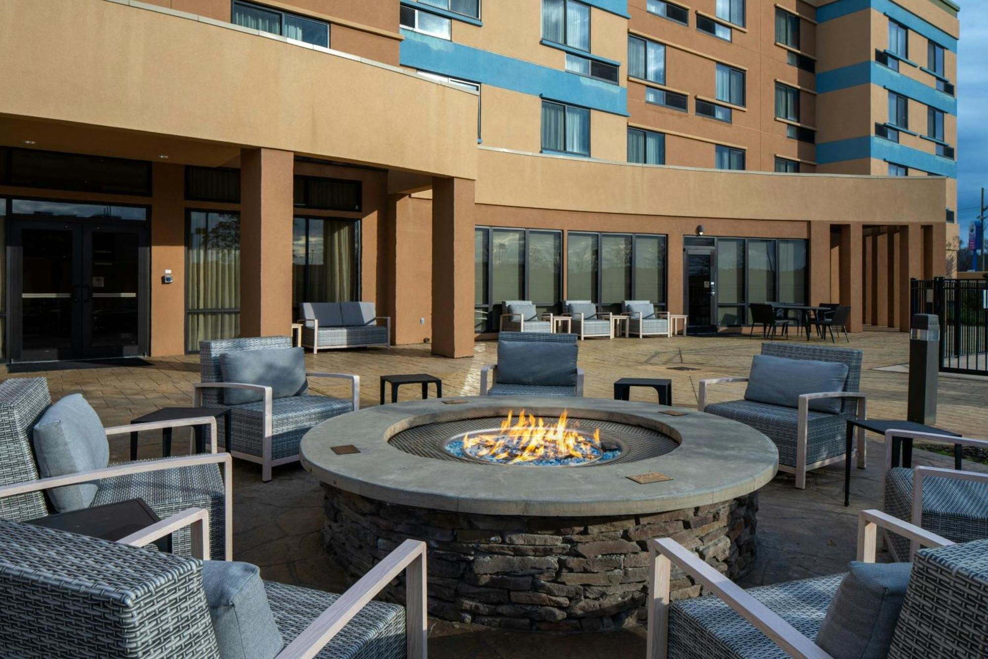 Hotel Courtyard By Marriott Jackson Airport/Pearl Exterior foto